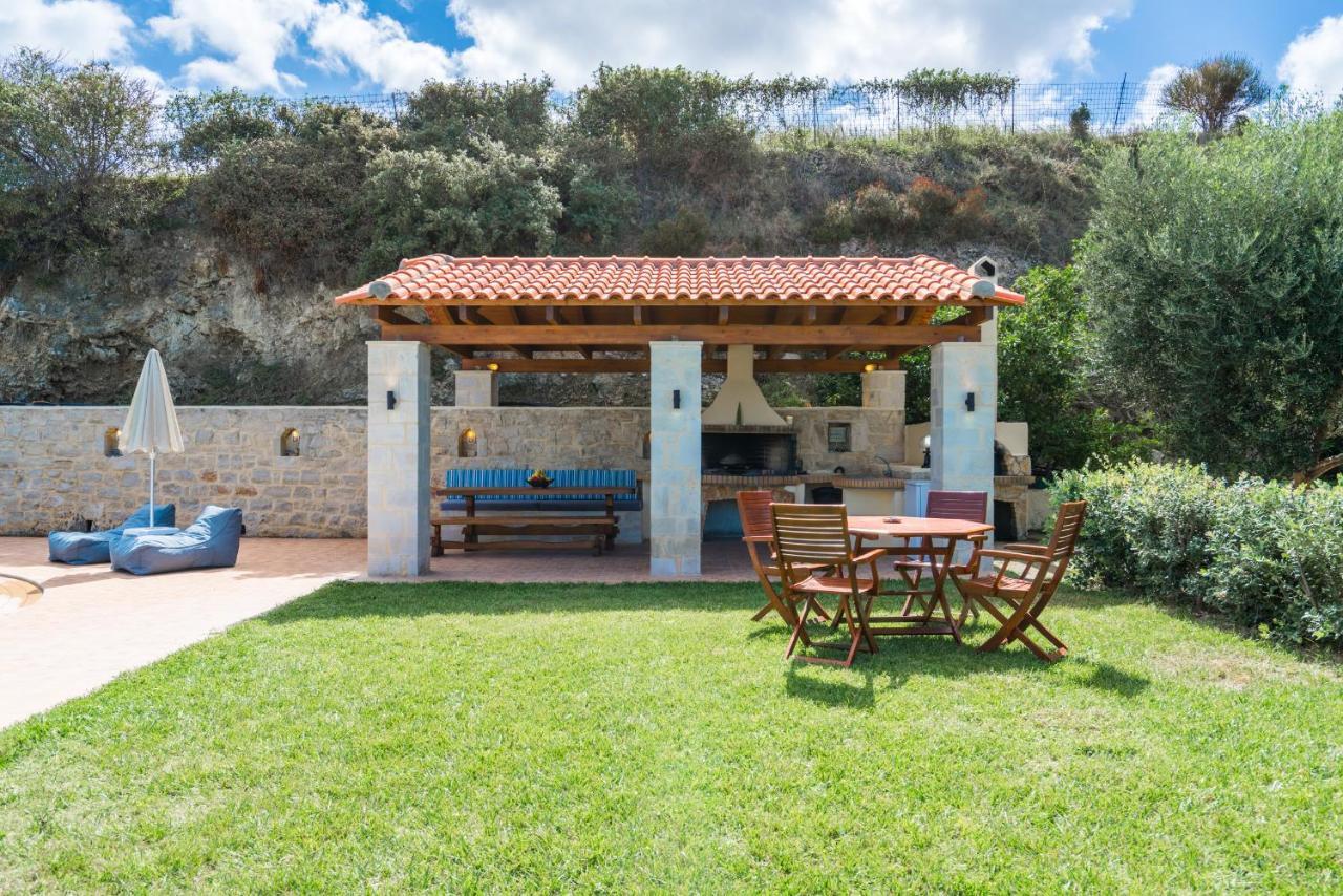 Villa Laga With Pool, 300M To Taverns, Childrens Area, Bbq! Kirianna Exterior foto